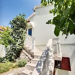 Ela Prvić Luka
