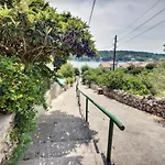 Ela Apartamento Prvić Luka