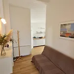 Ela Apartamento Prvić Luka